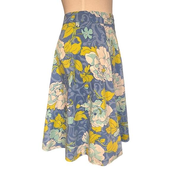 ST. JOHNS BAY Womens Skirt Size 8 Floral Stretch Knee Length Skirt Easy Wear - Picture 4 of 8